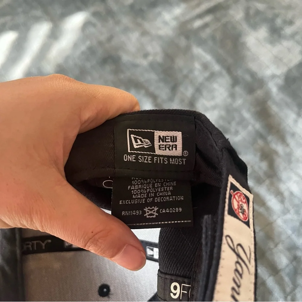 New‎ Era Black Cap with White NY Emblem Yankees cap - Picture 3 of 4